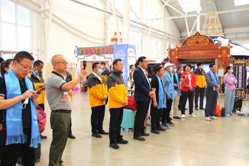 西藏文旅厅调研组深入辉腾锡勒黄花沟草原旅游区调研